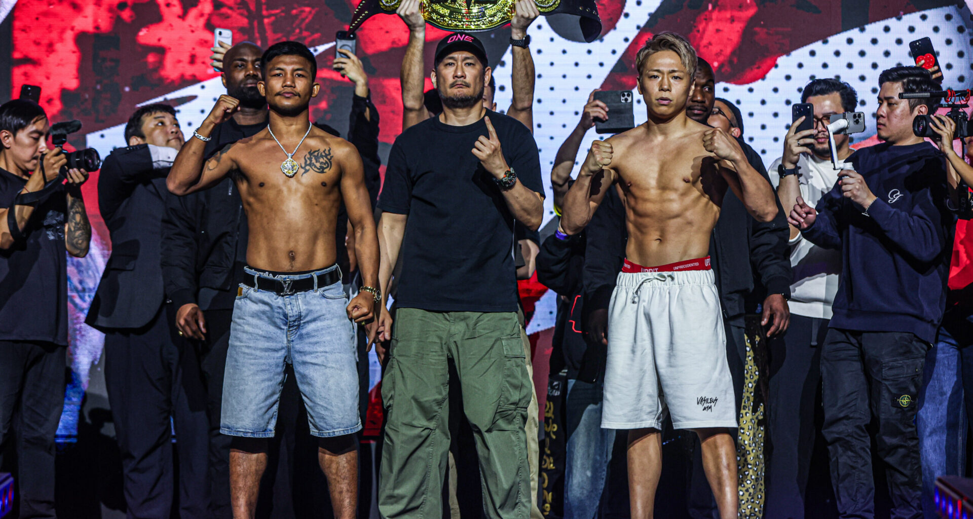 Rodtang Jitmuangnon and Takeru Segawa face off on stage ahead of their rematch at ONE SAMURAI 1
