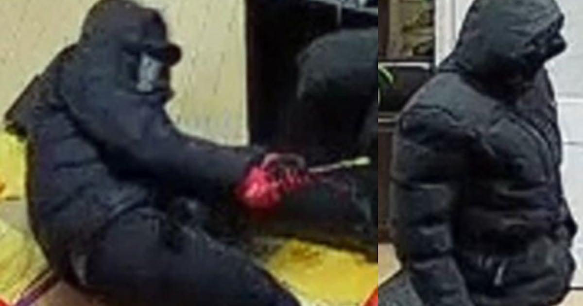 Toronto gold exchange break and enter: 2 suspects wanted