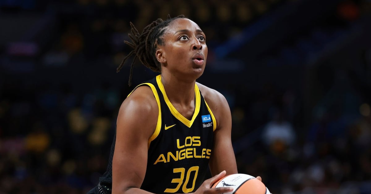 Nneka Ogwumike to return to the Los Angeles Sparks, where she spent first 12 years of her career