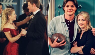 '90s teen heartthrob unrecognizable as he reunites with TV show co-stars