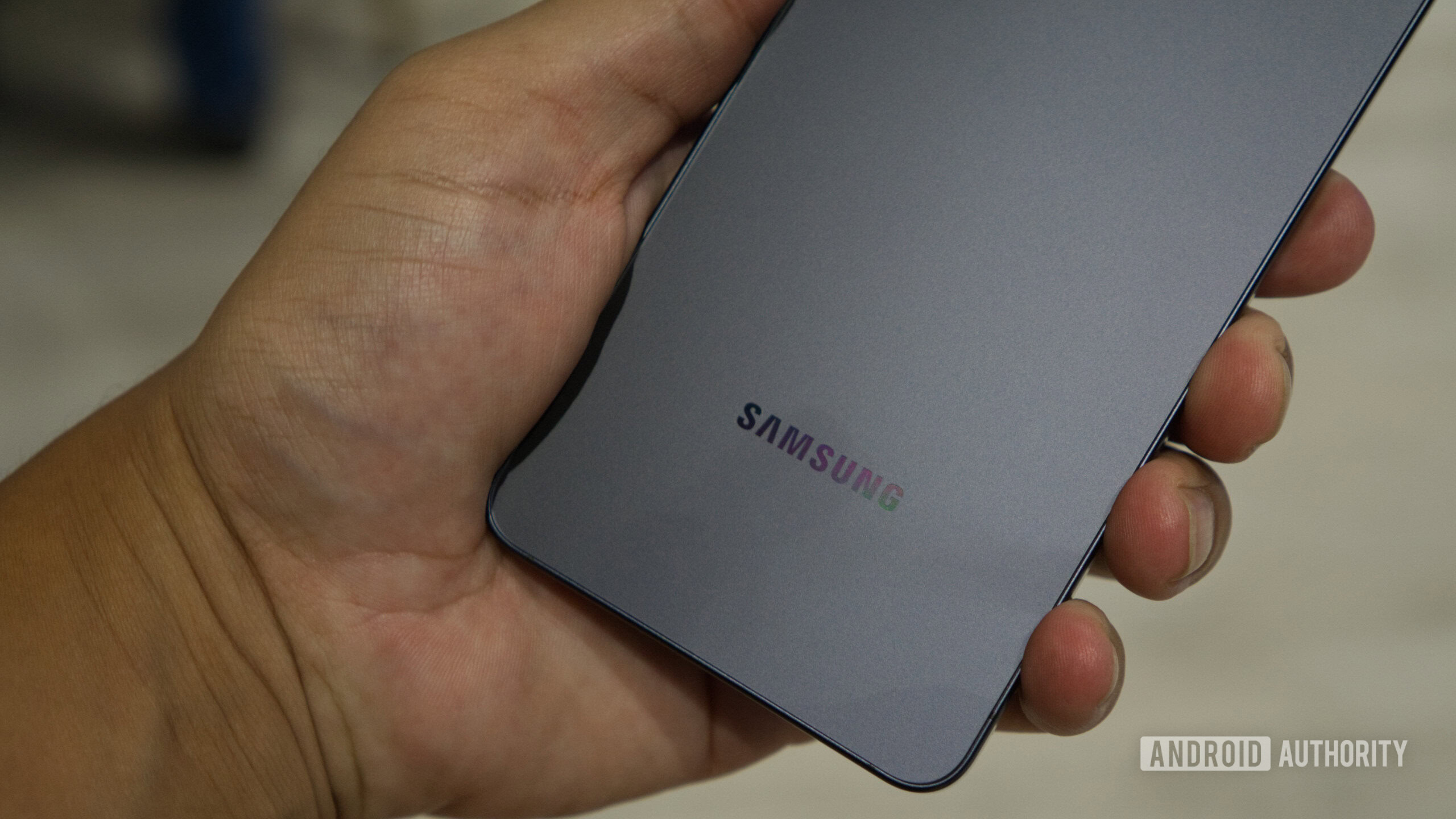 Samsung Galaxy S26 back showing logo The back of the Samsung Galaxy S26, showing the Samsung logo.