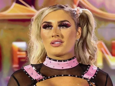 Tiffany Stratton wins the women's United States title from Giulia on WWE SmackDown