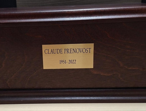 Police look to return urn found during SW Calgary home reno