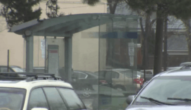 Man dead after shooting in Toronto parking lot, police search for suspects