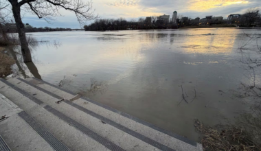 Floodway to operate as soon as weekend to protect Winnipeg from 2nd Red River crest