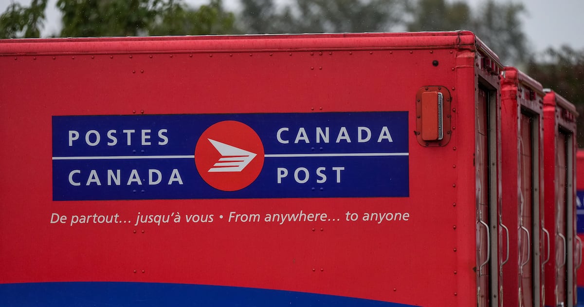 Canada Post workers to vote on five-year contract, union leader calls for rejection