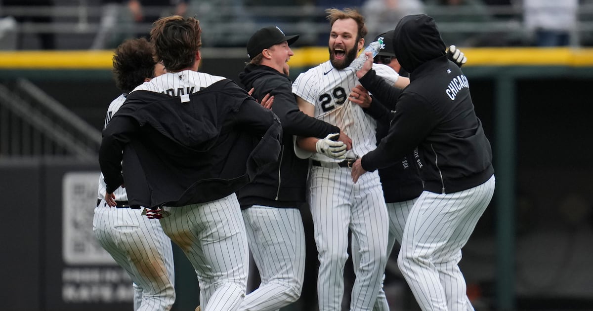 Toronto Blue Jays drop heartbreaker to Chicago White Sox in extras; Alejandro Kirk leaves injured