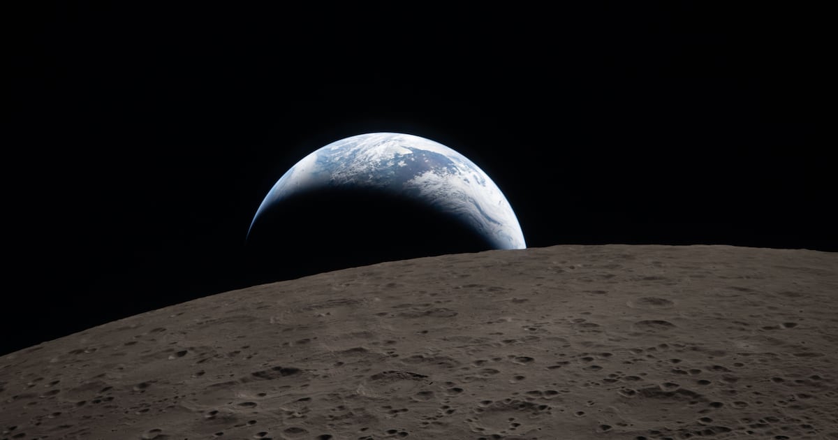 What Artemis astronauts saw as they approached the moon