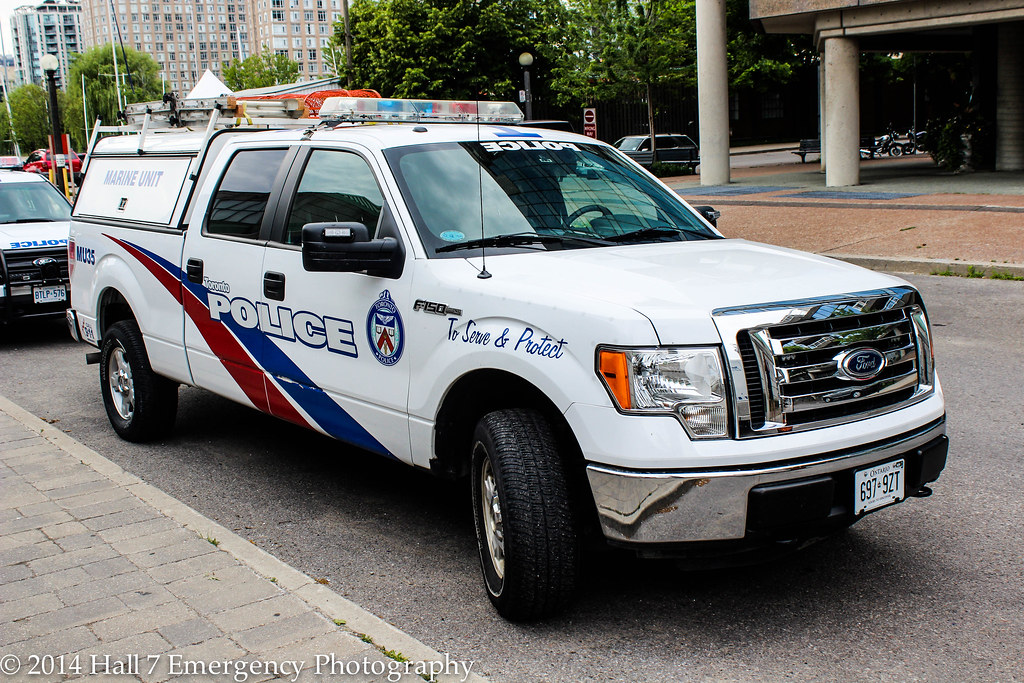 Toronto police ID man found dead in Lake Ontario 34 years ago
