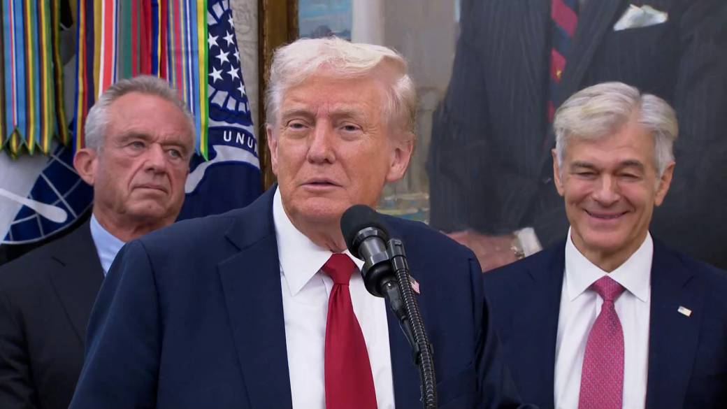 Click to play video: 'Trump says Pfizer to implement ‘most favoured nation’ pricing for new prescription drugs'