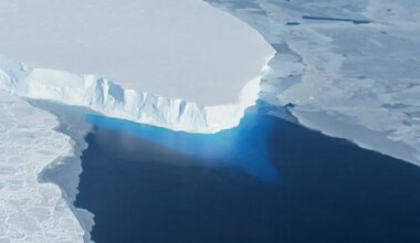 Thwaites Glacier James Yungel NASA ICE CC BY 2.0/wikimedia commons