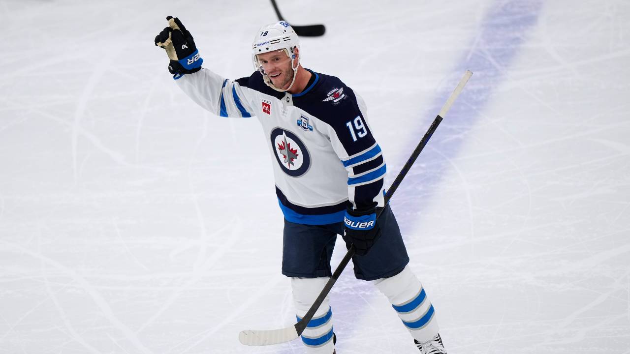 Jets' Toews uncertain on future but remains committed to Winnipeg