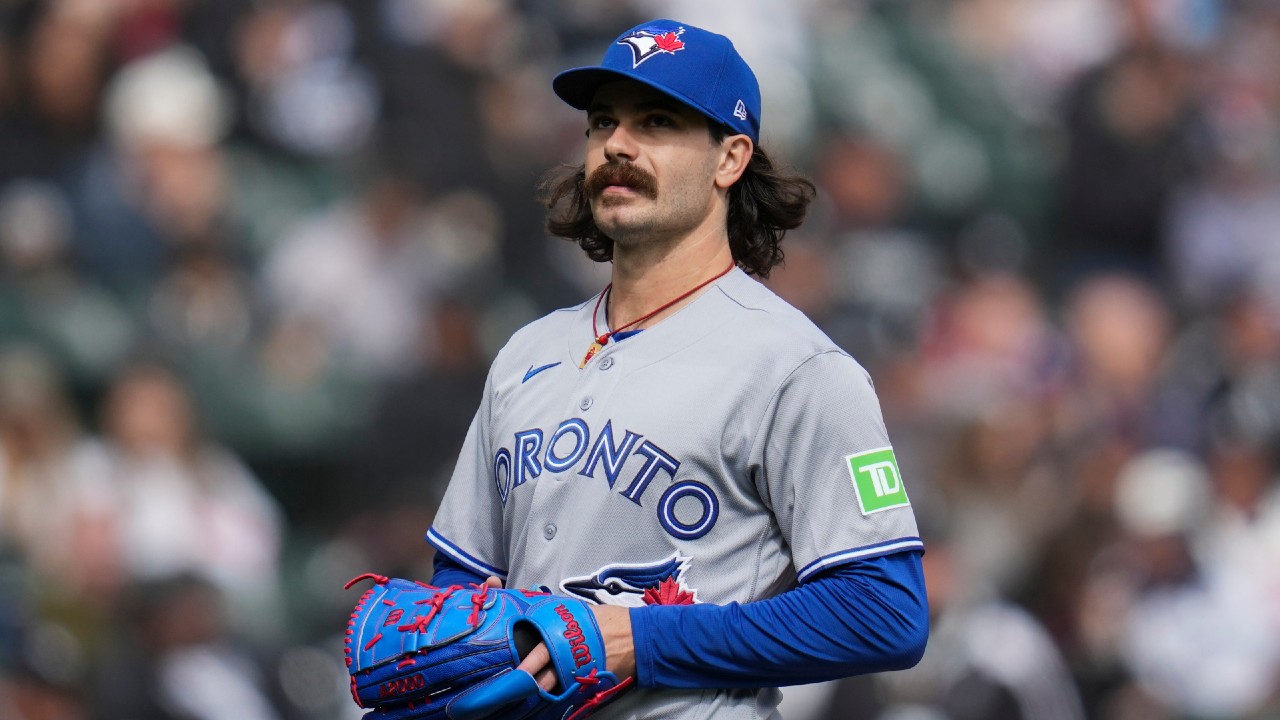 Blue Jays' offensive woes continue in extra-innings loss to White Sox