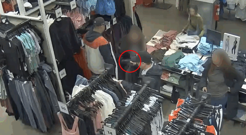 Pickpocket thefts on the rise at Toronto Premium Outlets, police say