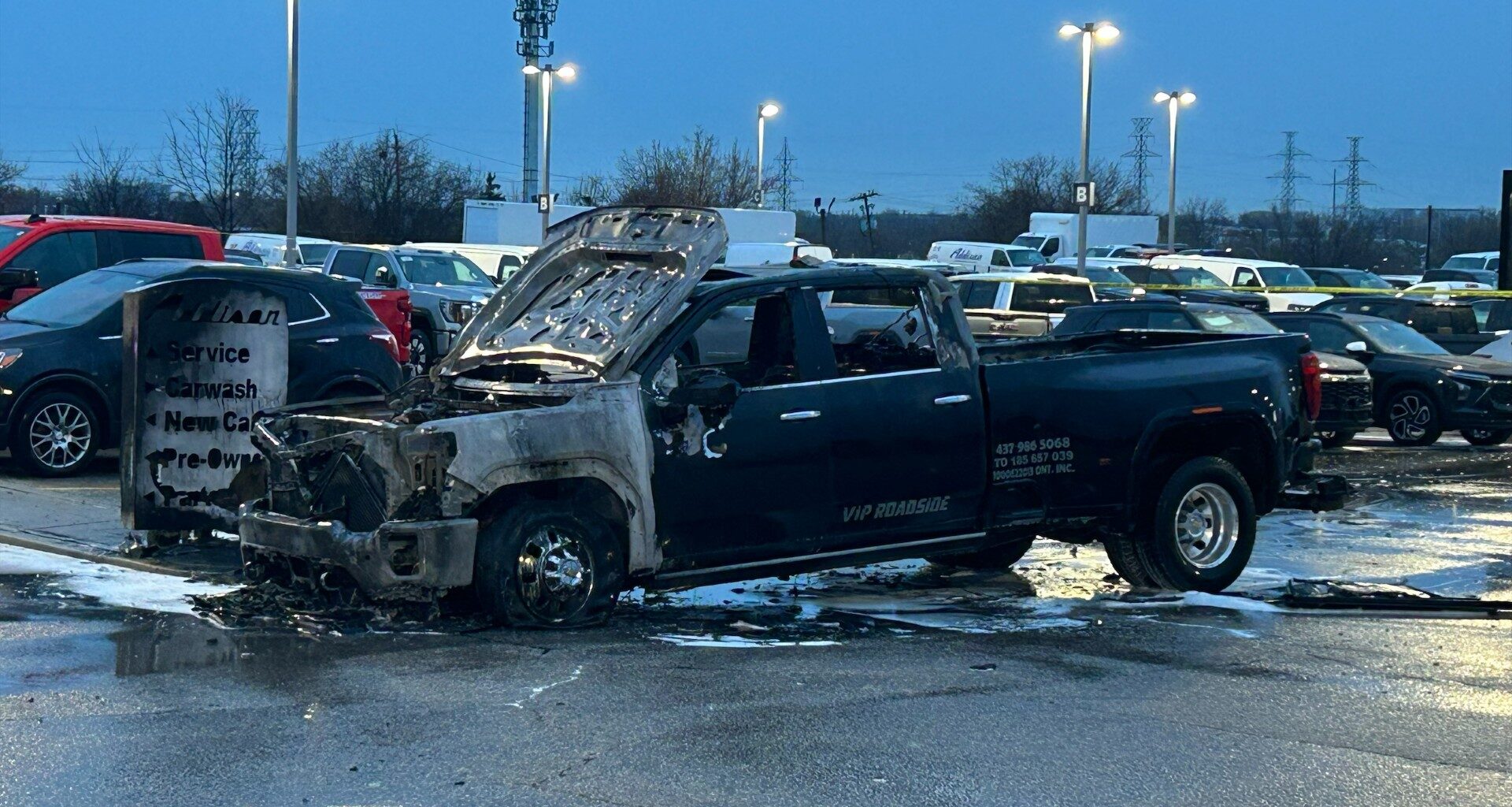 Tow truck fire under investigation in Mississauga