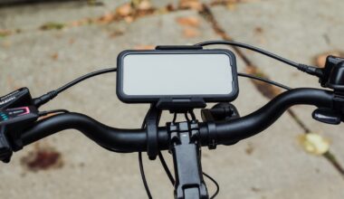 Free safe cycling sessions for delivery riders roll into Toronto Monday