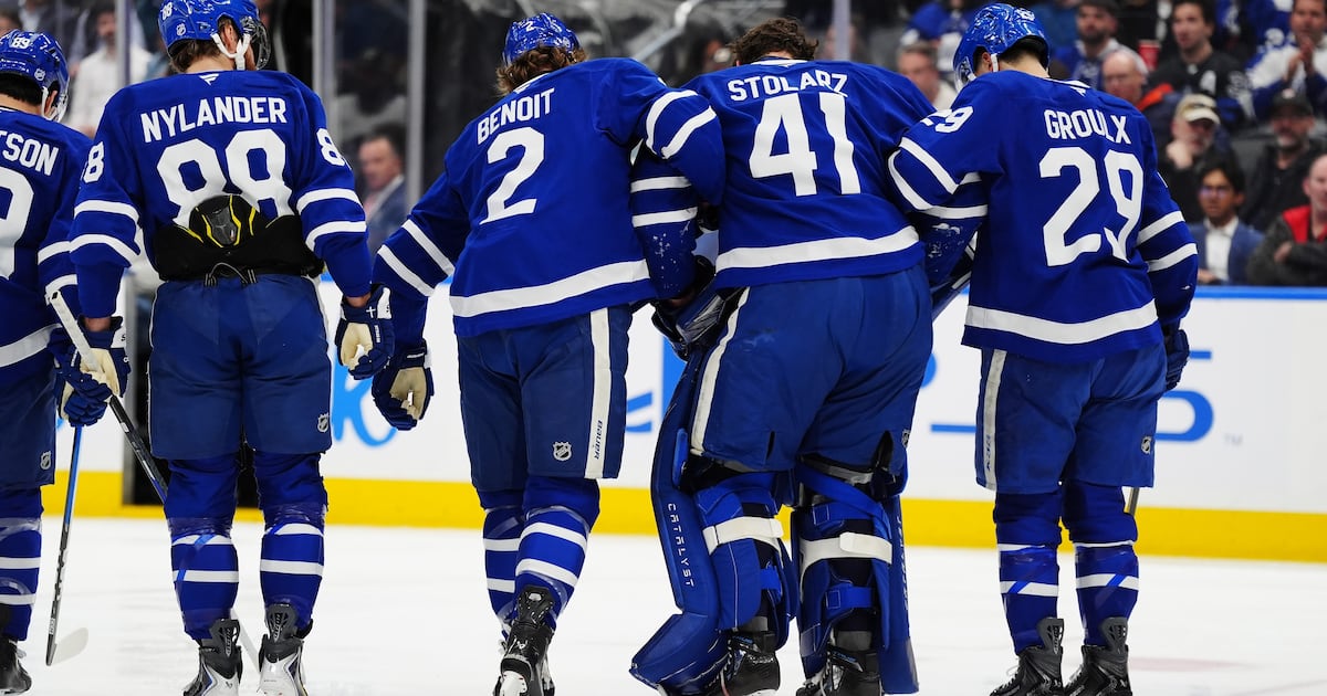 Maple Leafs’ Stolarz exits with lower-body injury; Carlo (LBI), Joshua (UBI) also hurt vs. Capitals