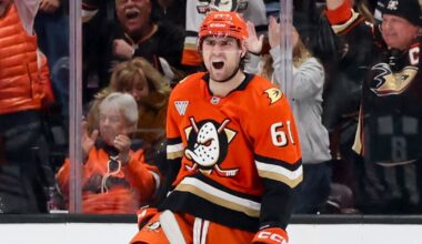 Anaheim Ducks, Edmonton Oilers tied after second period in Game 4 of first-round playoff series