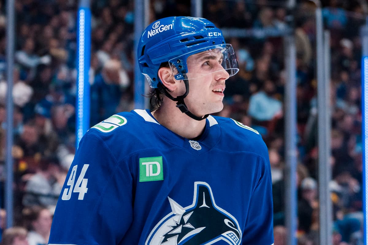 Linus Karlsson shines in high-scoring affair with Mammoth