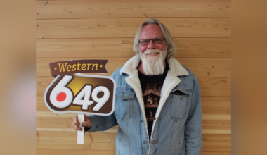 Calgary golfer hits jackpot with $2 million lotto win