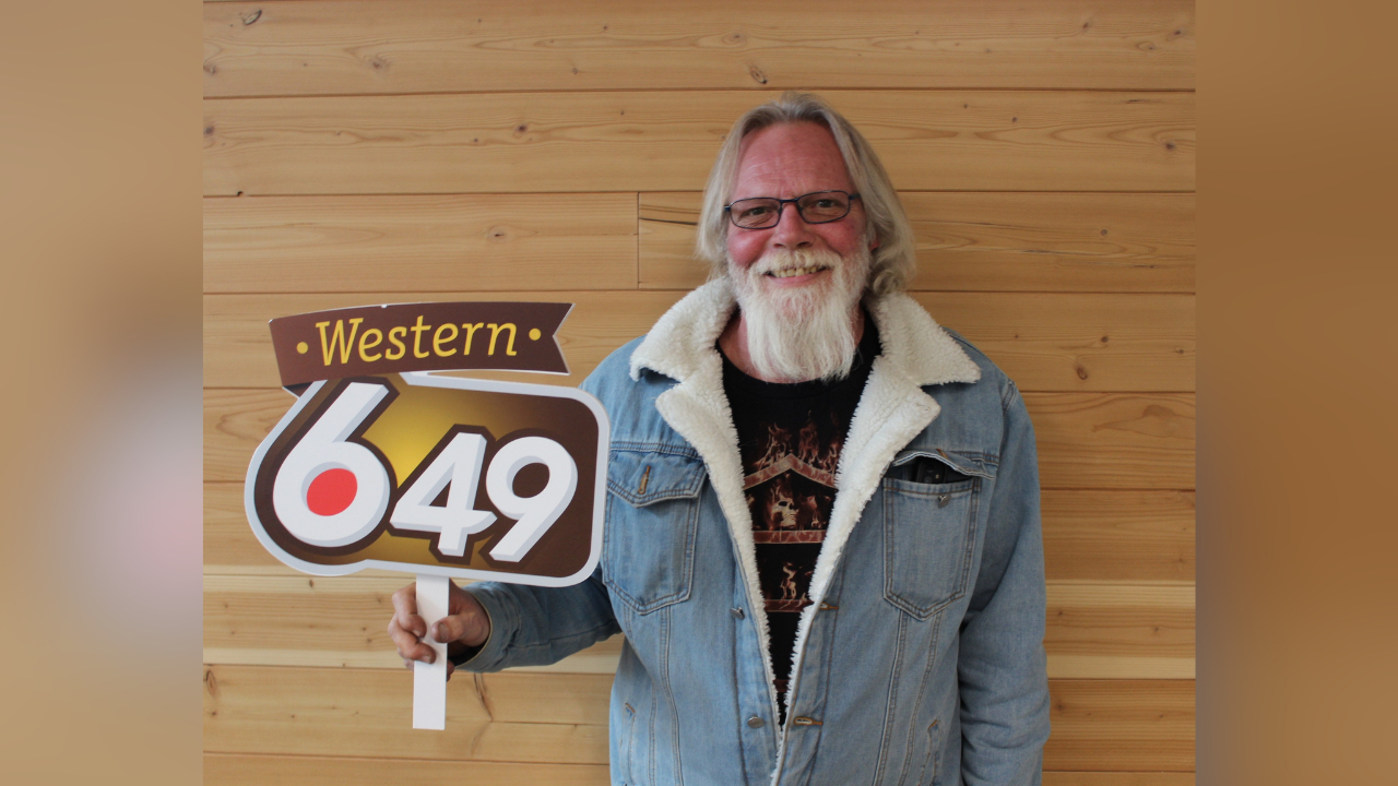 Calgary golfer hits jackpot with $2 million lotto win