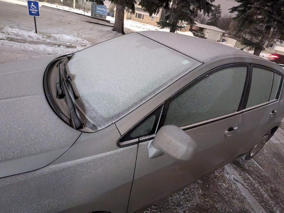 Freezing rain sweeps into Winnipeg, warning issued across southeast Manitoba