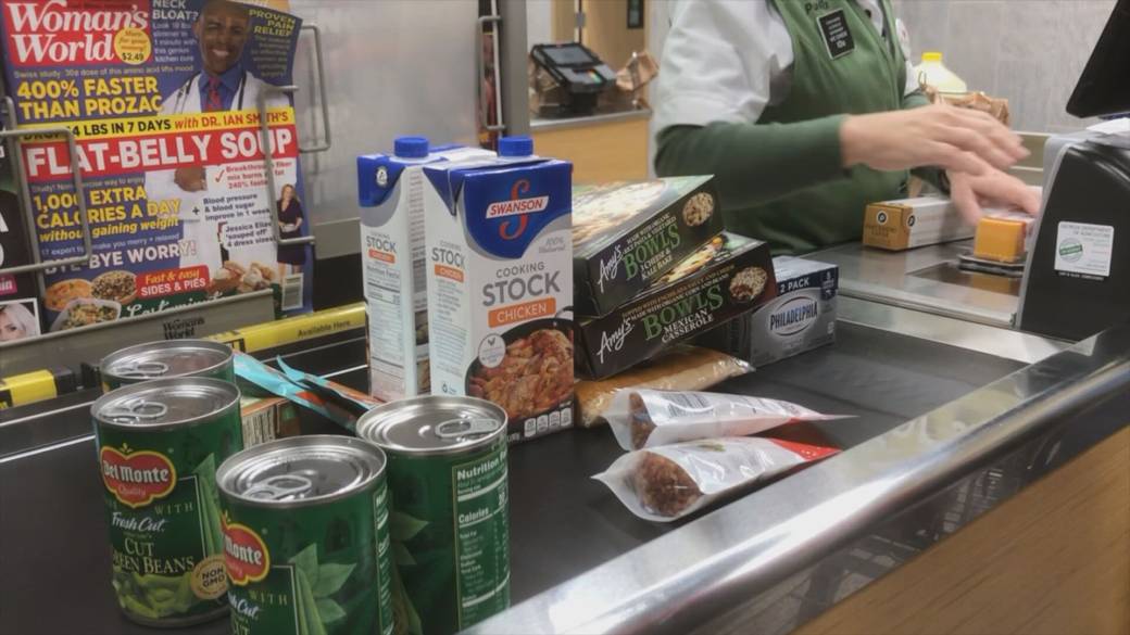 Click to play video: 'Independent grocers feeling the squeeze of the Iran war'