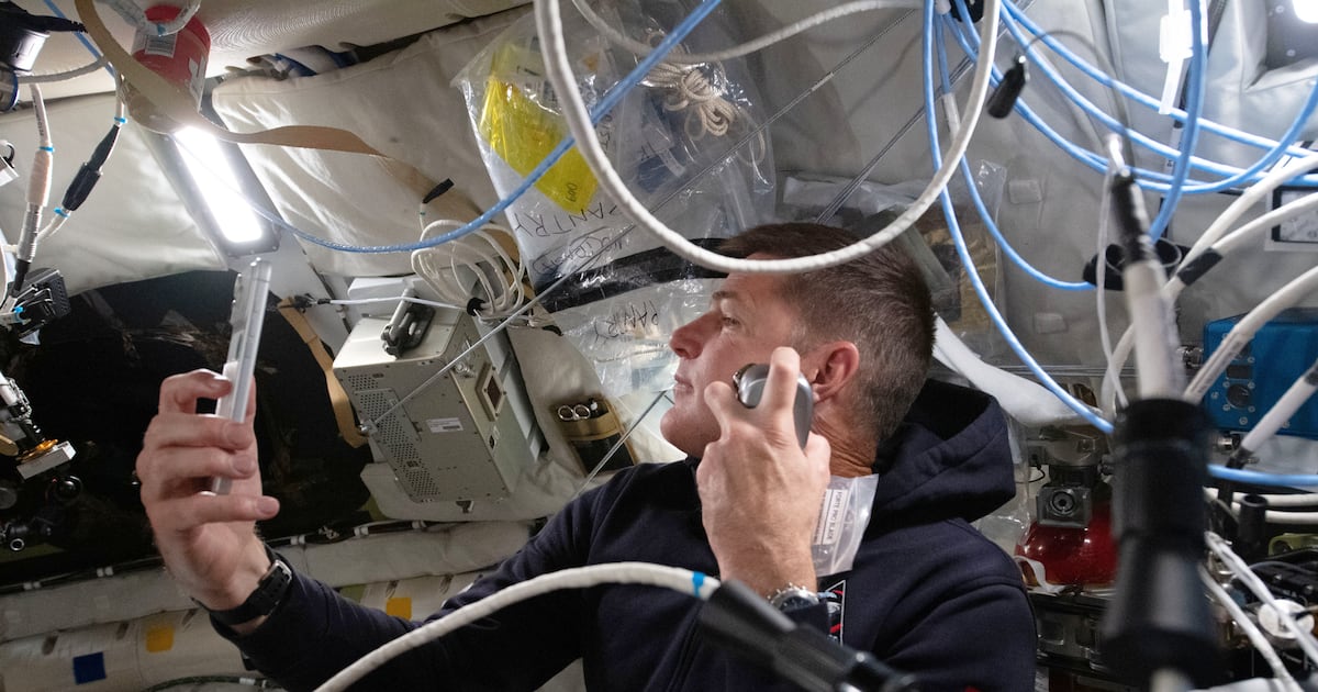 NASA wakes up Artemis II astronauts with music. Here’s what they’ve heard so far - CTV News