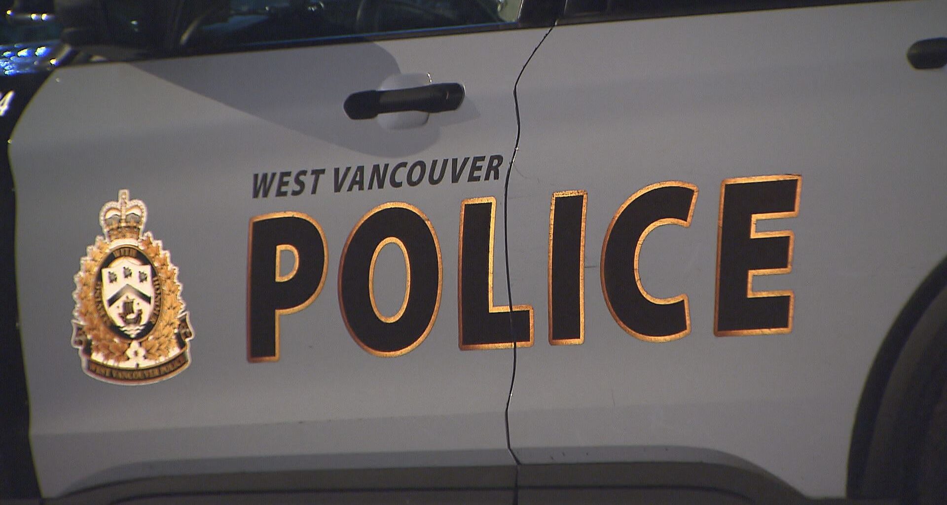 Car on fire in parking lot of synagogue in West Vancouver