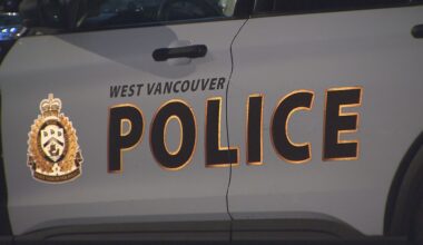 Car on fire in parking lot of synagogue in West Vancouver