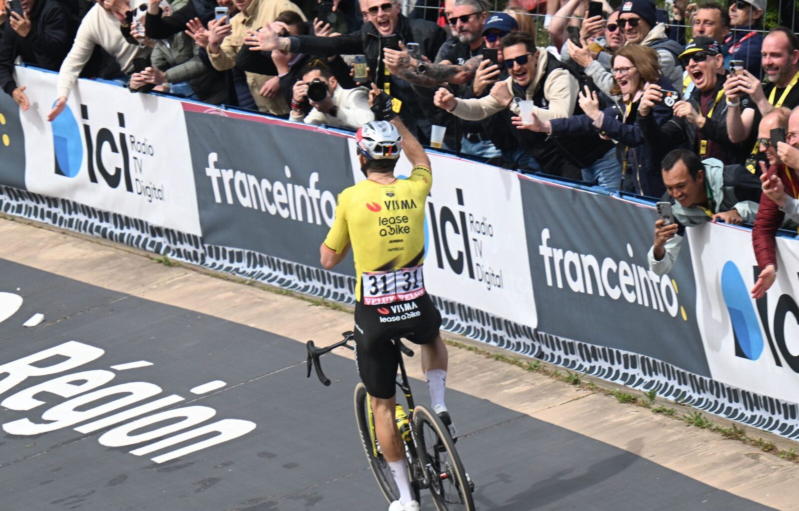 Wout van Aert’s letter to teammate who died at Paris-Roubaix still resonates