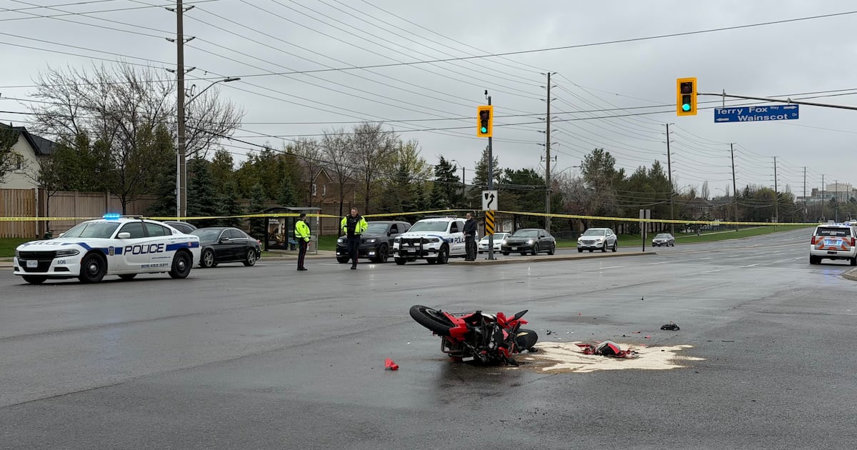 Motorcyclist hurt in Mississauga crash