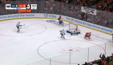 Tolopilo robs Sennecke | NHL.com