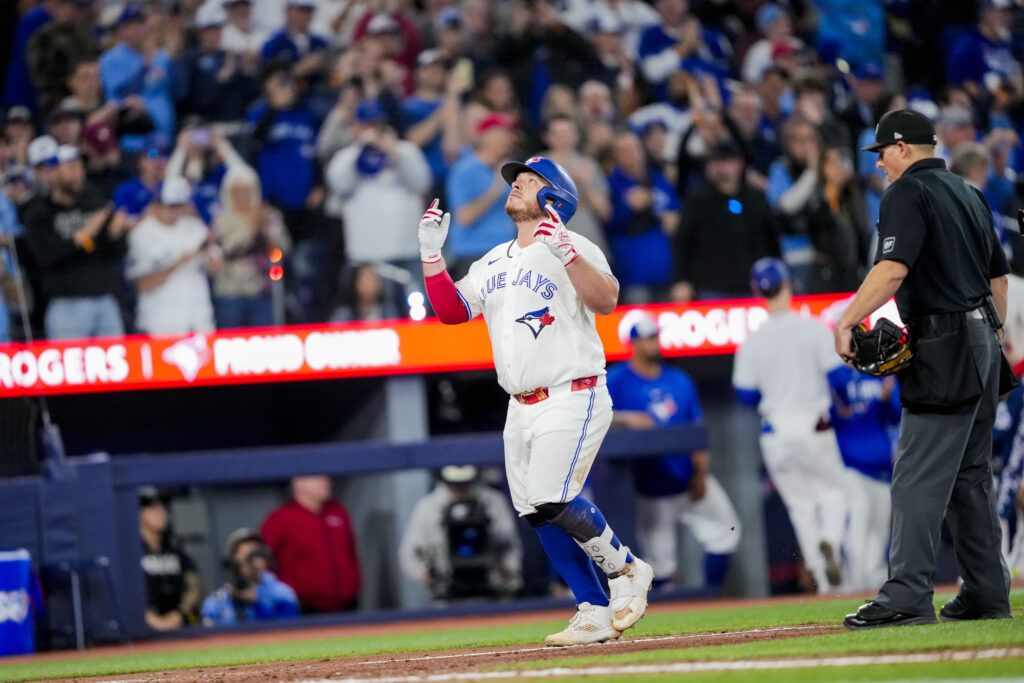 Blue Jays Place Alejandro Kirk On 10-Day IL, Recall Brandon Valenzuela