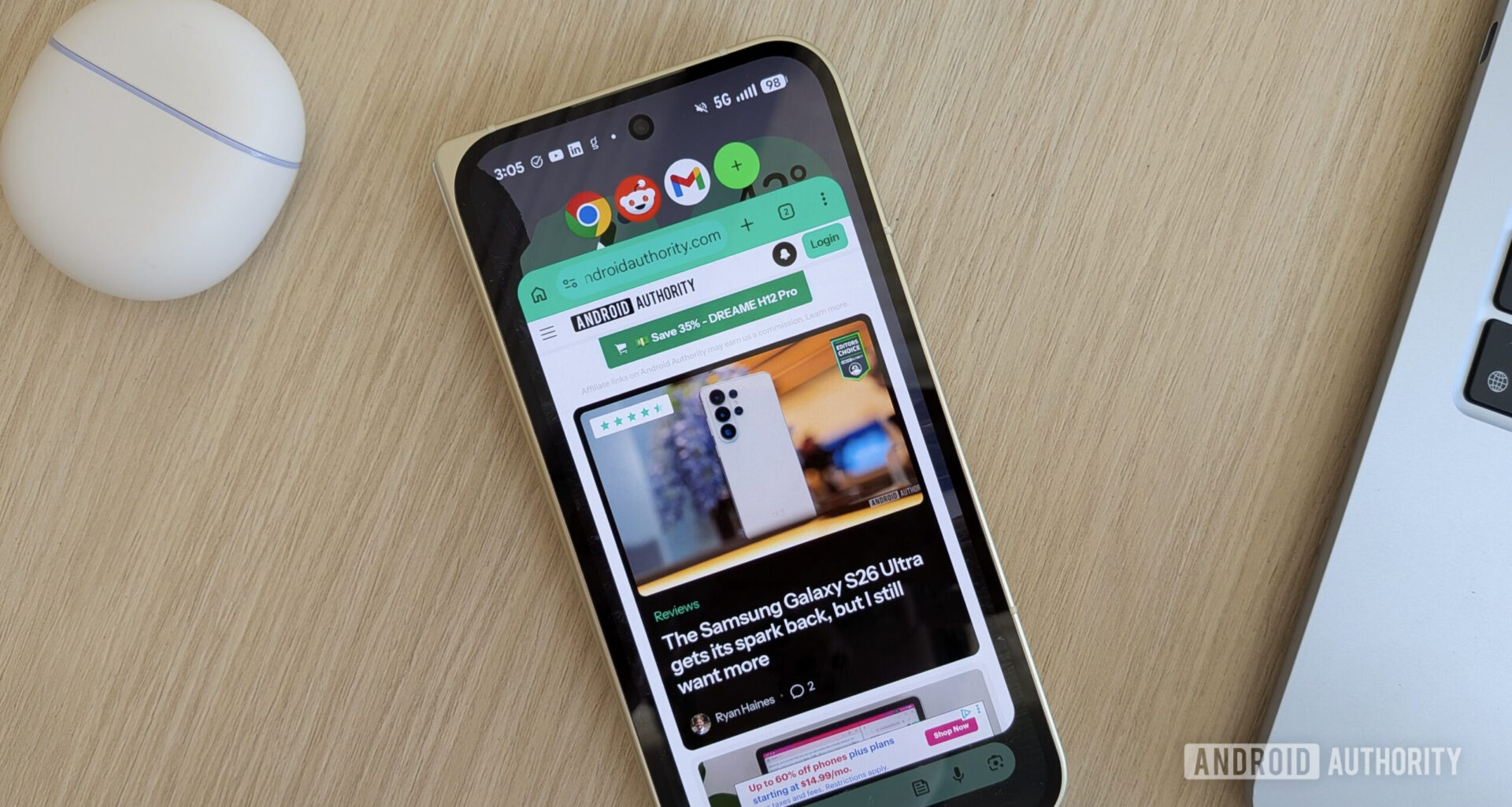 App bubbles in Android 17 Beta 3, running on a Pixel 10 Pro Fold.