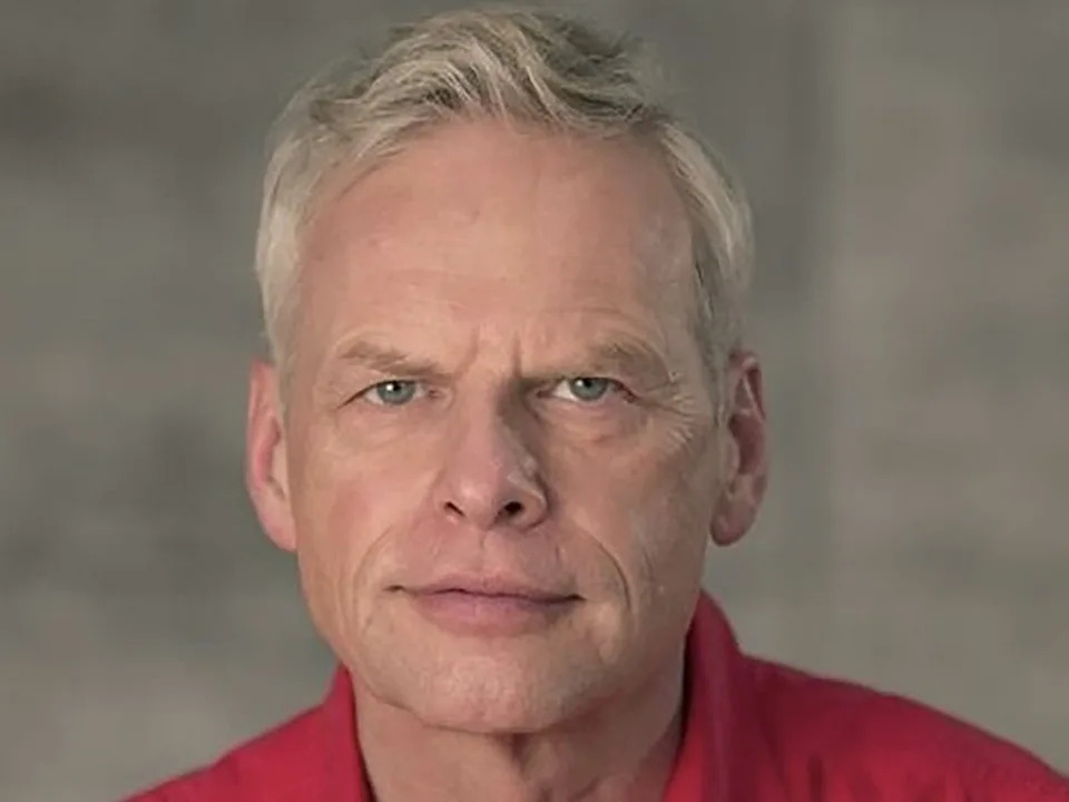 The Alberta Crown Prosecution Service says sexual assault charges have been stayed against Edmonton spiritual leader John de Ruiter and his wife, Leigh Ann.