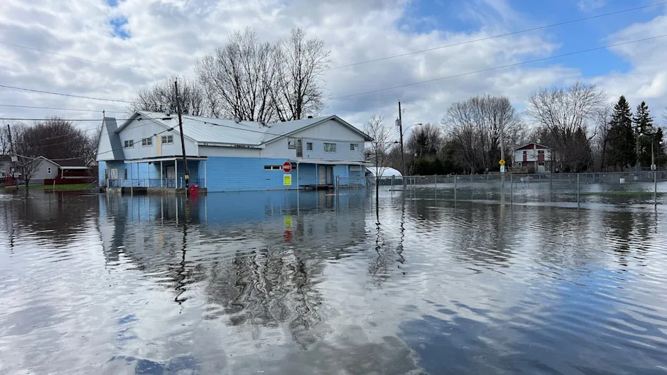 A flooded area of Rue Saint-Louis in Gatineau, Que., on April 19, 2026.