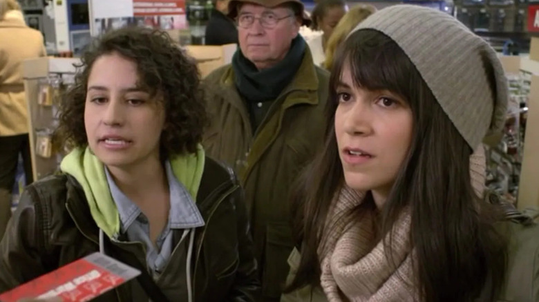 Ilana Glazer and Abbi Jacobson in a store in Broad City