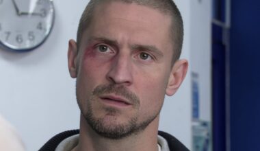 Carl leaves Ronnie suspicious yet again