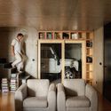 © Ivo Tavares Studio House of the Shattered Rock / SO Arquitetura & Design - Interior Photography, Living Room, Wood, Shelving