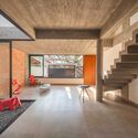© Alexandre Zelinski TT Houses / PJV Arquitetura - Interior Photography, Wood, Concrete