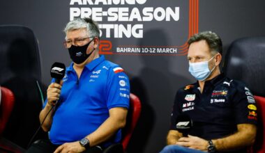 Otmar Szafnauer and Christian Horner at F1 pre-season testing in Bahrain in 2022