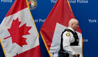 6 Toronto police officers charged in corruption probe now suspended without pay
