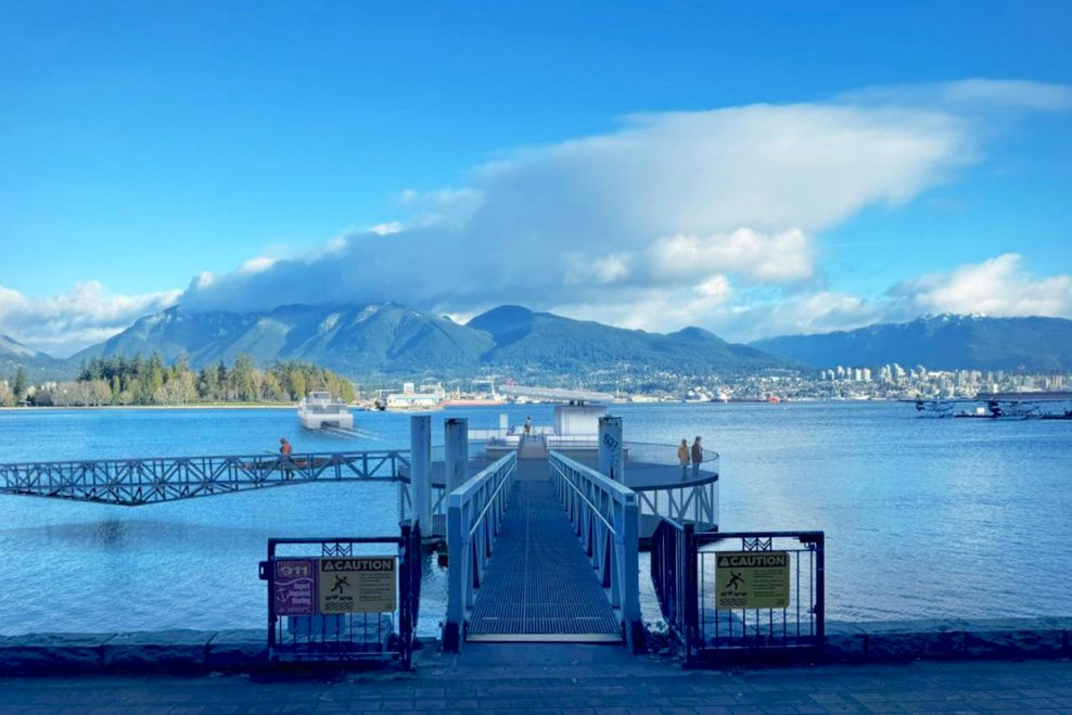 cirql ferries coal harbour green dock downtown vancouver