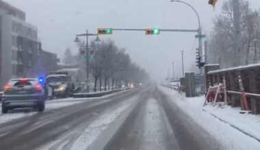 Another spring snowstorm snarls Calgary roads, causes dozens of crashes