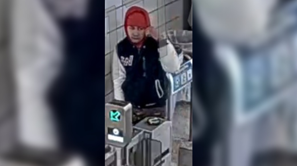 Suspect sought after allegedly committing indecent acts on streetcar: police