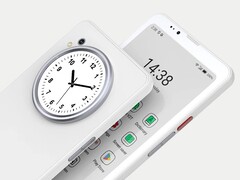 The BigMe HiBreak Dual has a color E Ink display on the front and a color LCD on the back.