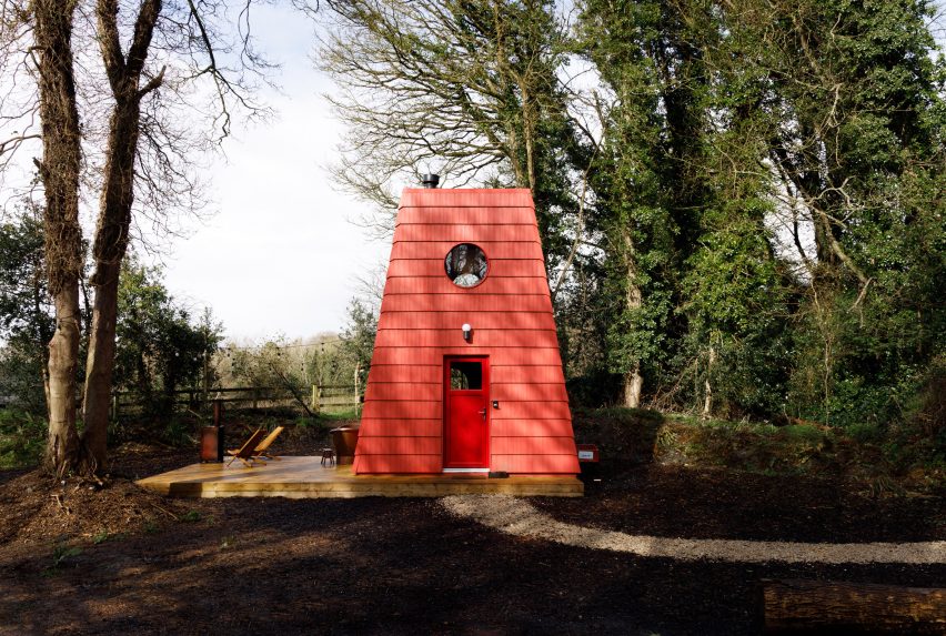 Cucu cabin in Ireland by Studio Bucky