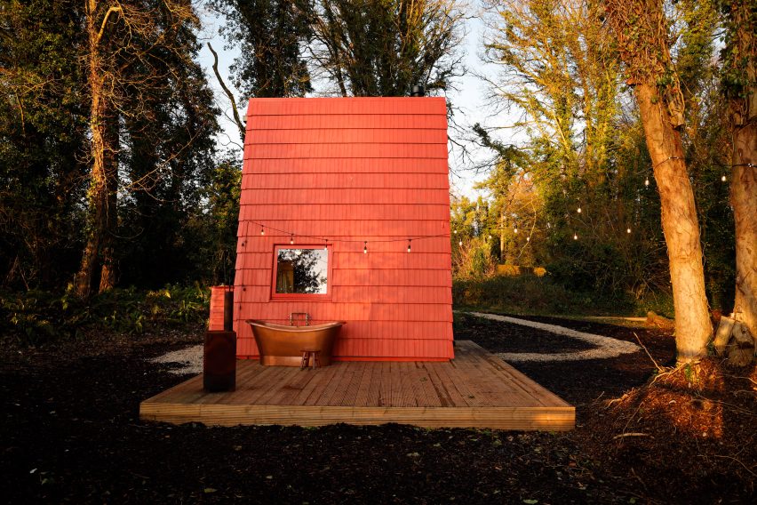 Red holiday retreat in Ireland by Studio Bucky