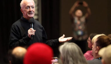 Calgary Expo: "I suffered for my art," says Anthony Daniels about his nine-movie journey as fussy, anxiety-ridden droid C-3PO in the Star Wars universe